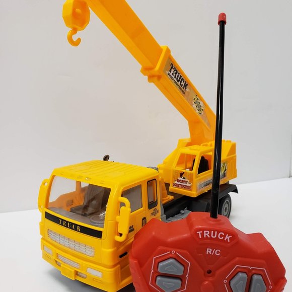 New Remote Controlled Crane - Picture 2 of 8